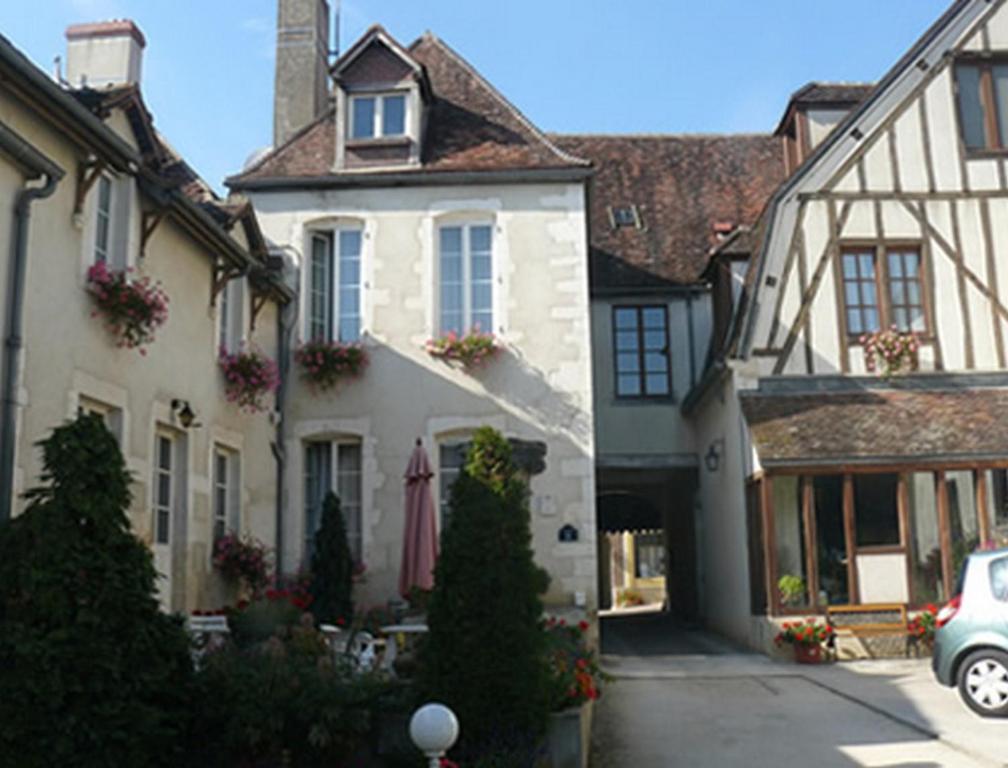 Logis Hotel - Le Relais Saint Vincent Ligny-le-Châtel Eksteriør billede